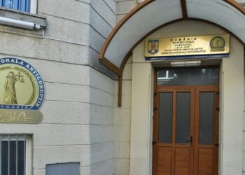 Directorul unei Companii de Apă a fost reținut de DNA pentru două infracțiuni! După el a mai tras câțiva angajați ai societății!