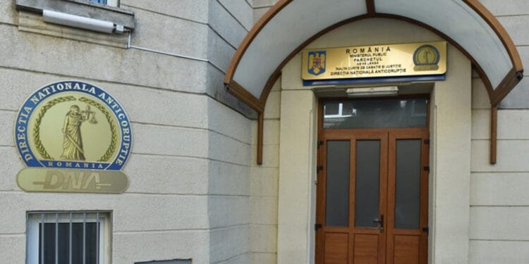 Directorul unei Companii de Apă a fost reținut de DNA pentru două infracțiuni! După el a mai tras câțiva angajați ai societății!