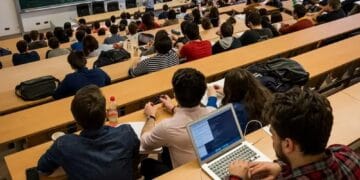 Consultare privind cuantumul burselor pentru studenți! Ministerul Educației a schimbat regulile pentru acordarea acestora!