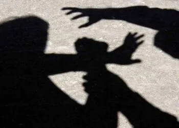 Recidivist, arestat preventiv pentru patru tâlhării! Victimele erau femeile în vârstă, cărora le smulgea bijuteriile și poșetele!