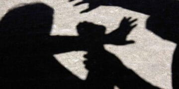 Recidivist, arestat preventiv pentru patru tâlhării! Victimele erau femeile în vârstă, cărora le smulgea bijuteriile și poșetele!