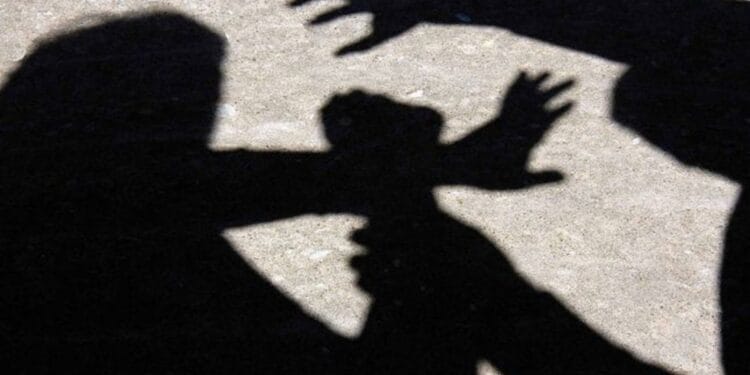 Recidivist, arestat preventiv pentru patru tâlhării! Victimele erau femeile în vârstă, cărora le smulgea bijuteriile și poșetele!