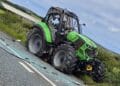 Un minor care conducea un tractor a accidentat pe un drum dintr-o comună, două femei. Una dintre ele a decedat!