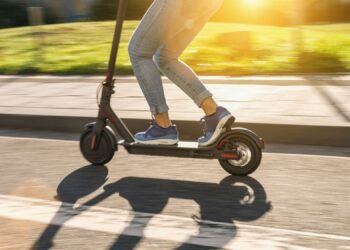 Titi Aur atrage atenția asupra circulației pe drumurile publice! Trotinetele electrice sunt un real pericol, mai subliniază acesta!