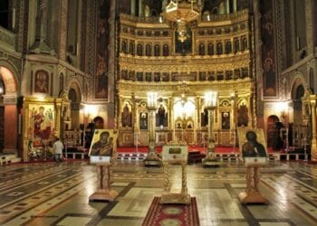 Luna octombrie presărată cu multe sărbători mari! Iată zilele marcate cu cruce roșie în calendarul ortodox!