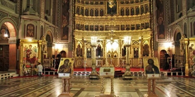 Luna octombrie presărată cu multe sărbători mari! Iată zilele marcate cu cruce roșie în calendarul ortodox!