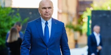 Concedieri, tăieri salariale sau comasări de comune! Acestea sunt variantele luate în calcul de guvernanți!