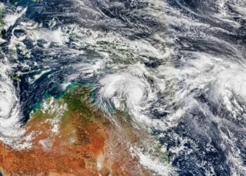 România va fi lovită din nou de ciclon! De duminică noaptea încep din nou ploile!