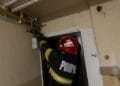 Panică la Mioveni, din cauza unui miros puternic de gaz. Aproape 300 de persoane și sute de elevi, evacuați preventiv
