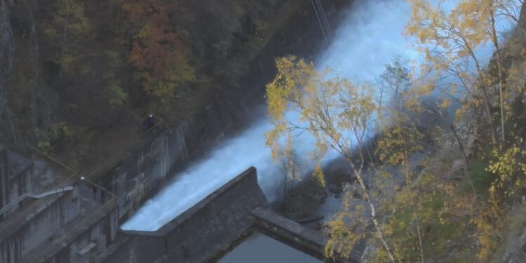 Deversare controlată pe râul Argeș, pentru verificarea capacității albiei