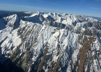 Bărbat dispărut pe Moldoveanu, găsit în viață de salvamontiști