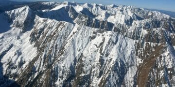 Bărbat dispărut pe Moldoveanu, găsit în viață de salvamontiști