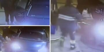 Imagini șocante. Un bărbat a vrut să își incendieze propria mașină, în benzinărie după ce a udat-o cu benzină!