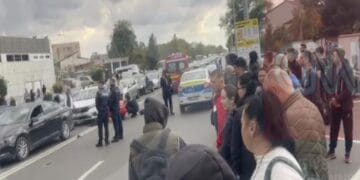 Șofer teribilist. O femeie împreună cu copilul ei în cărucior au fost spulberați pe trecerea de pietoni. Ce s-a întâmplat cu acest conducător auto!