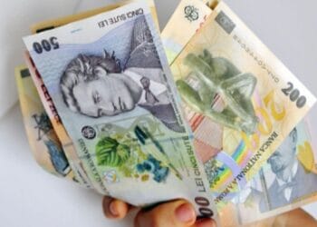 Rețea periculoasă. Bani falși plasați prin magazine ca să ajungă ca rest la cei care fac cumpărături