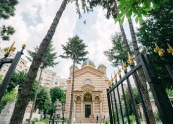 Sărbători importante din calendarul ortodox în octombrie. Fiecare zi este închinată unuia sau mai multor sfinți!