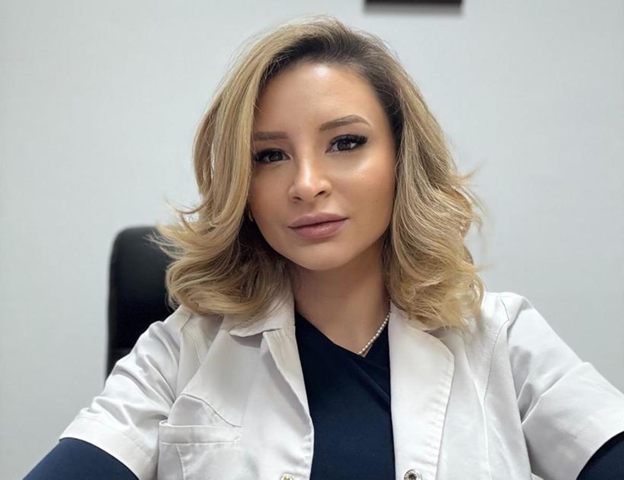 chirurgul Ștefania Szabo