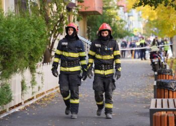 BREAKING NEWS. Incendiu de proporții la un hotel din Sectorul 6 al Capitalei. A fost emis mesaj Ro-Alert din cauza degajărilor mari de fum!