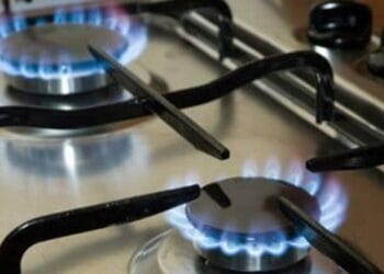 14.000 de consumatori fără gaze după incendiul de pe Bulevardul Pipera. Reluarea alimentării, luni dimineață