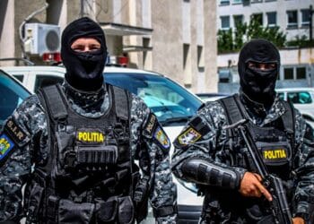 Doi cetățeni străini, arestați pentru tentativă de diversiune. Au vrut să incendieze o clădire!