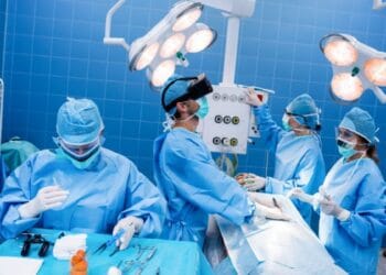 Un băiat de 13 ani a înghițit aproape 200 de magneți cumpărați de pe Temu. Medicii i-au îndepărtat o parte din intestin