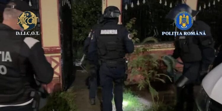 Percheziții DIICOT în opt județe și în București. Grupare suspectată că a obținut peste 3 milioane de lei prin raportări false privind reciclarea deșeurilor