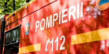 Accident deosebit de grav. Un microbuz și un autoturism avariate. Opt persoane băgate în spital, de urgență!