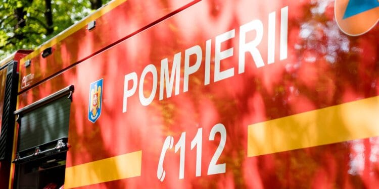 Accident deosebit de grav. Un microbuz și un autoturism avariate. Opt persoane băgate în spital, de urgență!