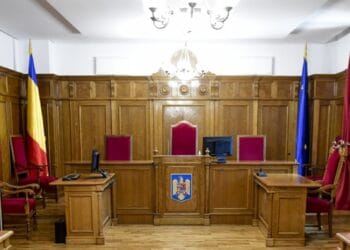 Judecătoare trimisă în judecată pentru abuz în serviciu. A omis să redacteze o sentință timp de patru ani, blocând tragerea la răspundere a patru inculpați pentru tentativă de omor