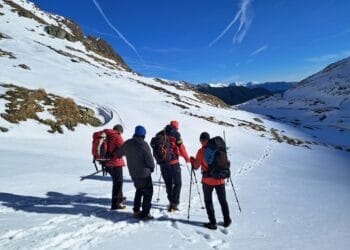 Salvamontiştii au intervenit pentru salvarea a doi cetăţeni din munţi! Au petrecut mai multe nopți în condiții de iarnă!