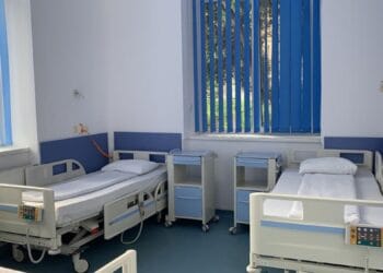 Scandal. Un bărbat internat la Psihiatrie a fugit din spital și a atacat din nou. A lovit un polițist
