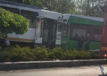 Coliziune între două tramvaie. Două persoane rănite ușor! Poliția a deschis dosar penal pentru vătămare din culpă