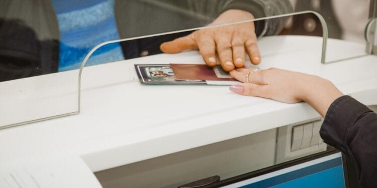 Sistemul european de Intrare/Ieşire (EES) a devenit operaţional. România a început implementarea la cinci puncte de frontieră