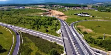 Restricții de circulație pe autostrăzile A1 și A2. Se fac lucrări de marcaj și reparații!