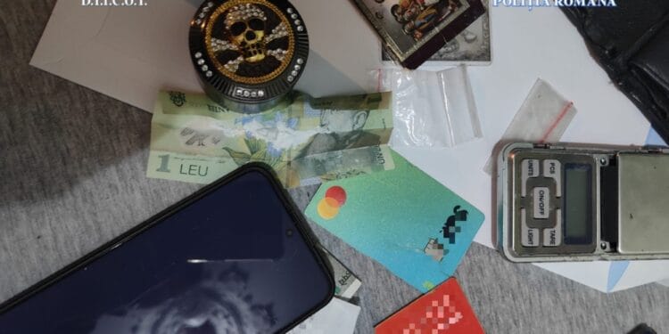 Percheziții DIICOT! Grupare de trafic de droguri destructurată după 19 descinderi!