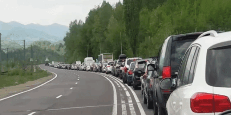 Trafic intens pe DN 1! Poliția recomandă o rută alternativă. Iată pe unde este cel mai bine să circulați!