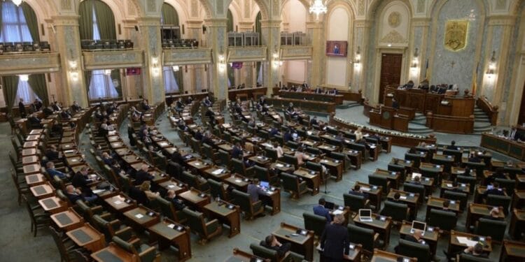 Senator cercetat pentru furt după ce ar fi luat un rucsac uitat într-un hotel