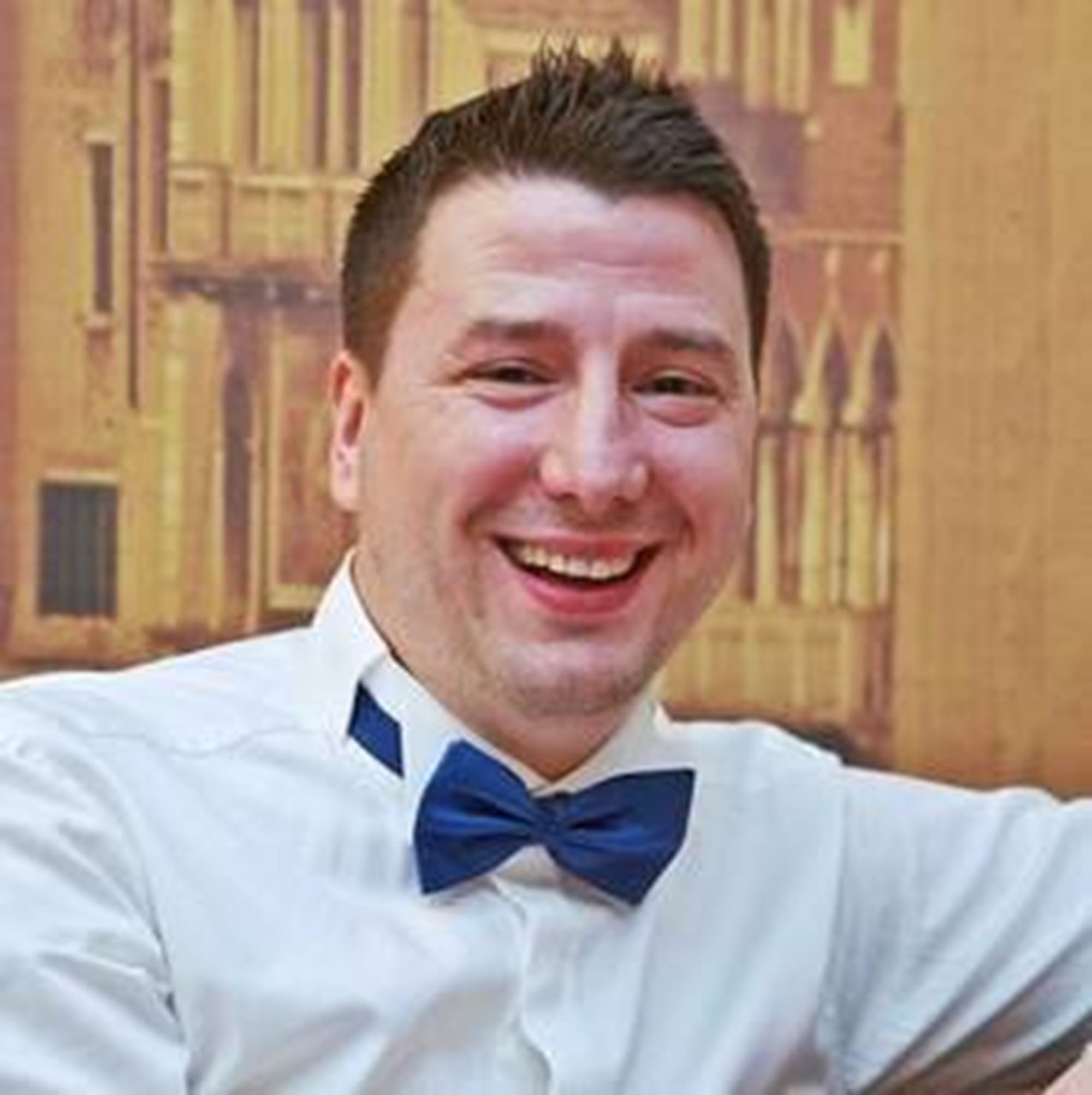 Senator cercetat pentru furt după ce ar fi luat un rucsac uitat într-un hotel