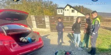 Doi tineri reținuți pentru trafic de droguri de risc și mare risc. Au fost prinși în flagrant cu droguri destinate comercializării!