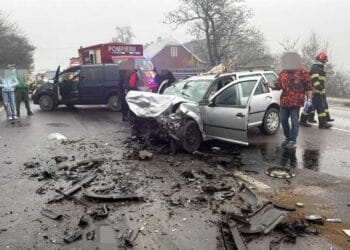 Șapte persoane, inclusiv trei copii, rănite într-un accident rutier! 