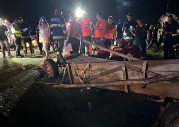 Patru persoane rănite după coliziunea dintre un autoturism și o căruță!