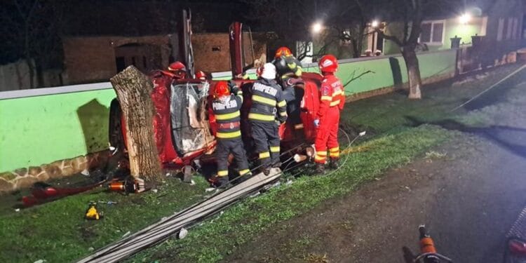 Tragedie pe șosea! O femeie a murit și o persoană a fost rănită în urma unui accident violent!