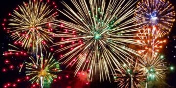 Aproape 10.000 de persoane cer interzicerea petardelor și artificiilor! Cum ar urma să funcționeze interdicția