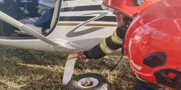 Avion ultraușor cu probleme la o roată din spate a aterizat în siguranță!
