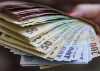 La un an de la plafonarea comisioanelor IFN: clienții continuă să plătească sume uriașe