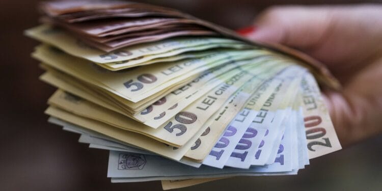 La un an de la plafonarea comisioanelor IFN: clienții continuă să plătească sume uriașe