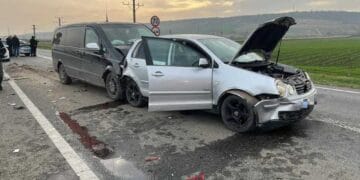 Carambol DEVASTATOR! Patru mașini făcute praf, șase oameni au ajuns de urgență la spital!