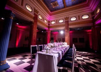 FOTO. Clădiri și monumente istorice de milioane de euro care au fost restaurate acum sunt scoase la vânzare pe piața imobiliară