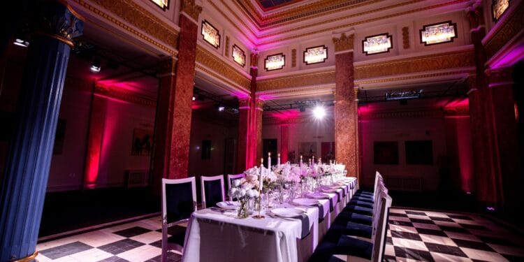 FOTO. Clădiri și monumente istorice de milioane de euro care au fost restaurate acum sunt scoase la vânzare pe piața imobiliară