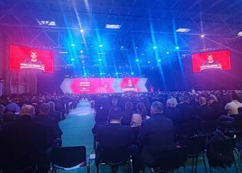 Congres PSD. Reflectoarele s-au stins, dar vocile de jos se aud tare în partid. Mem­brii de la bază își spun păsul….